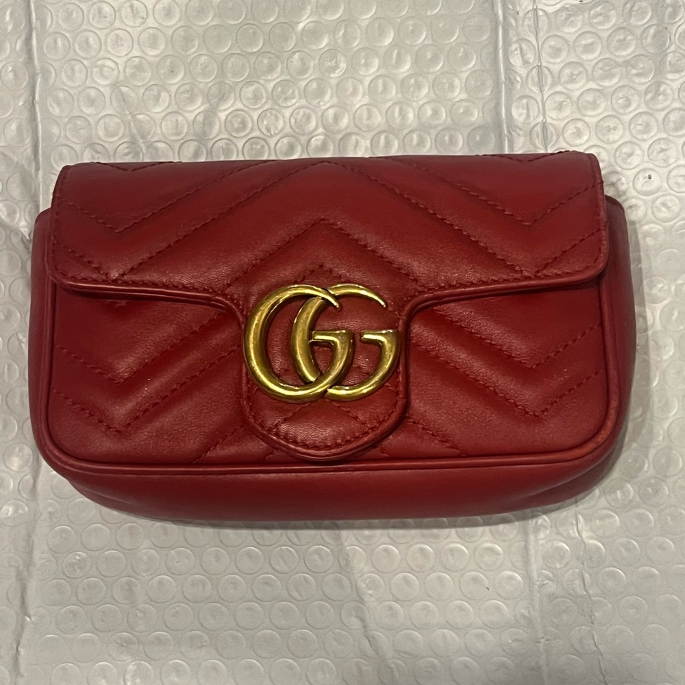 Gucci red super mini marmount